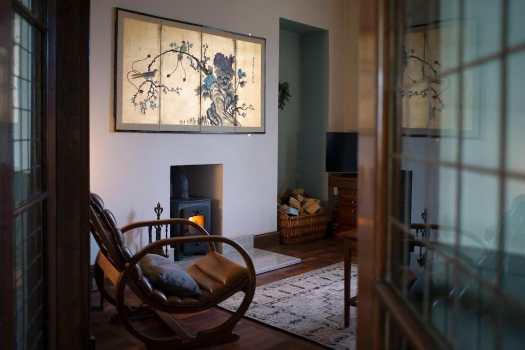 The Presbytery, Forres Bagian luar foto